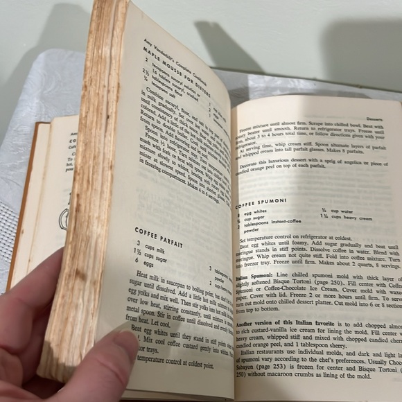 Amy Vanderbilts Complete Cookbook copyright 1961 hardcover VINTAGE - Picture 9 of 16